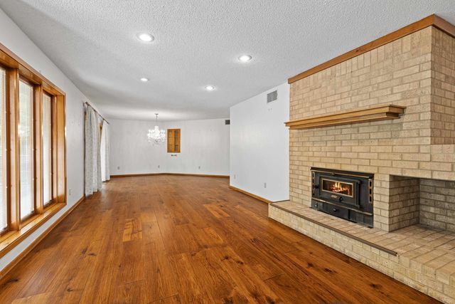 1626 MEADOWS LN., Longview, TX 75603