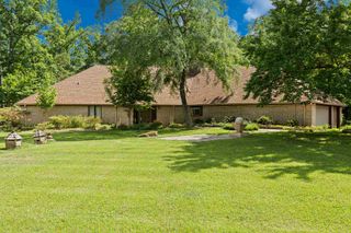 1626 MEADOWS LN., Longview, TX 75603