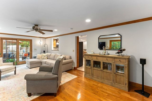 50 Hope St, Mansfield, MA 02048