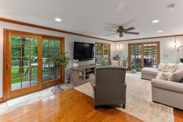 50 Hope St, Mansfield, MA 02048