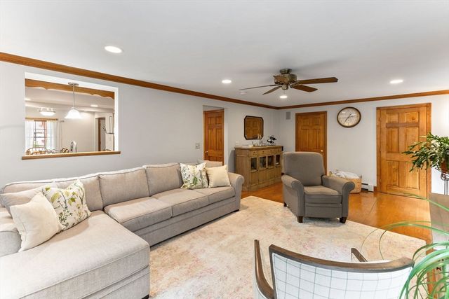 50 Hope St, Mansfield, MA 02048