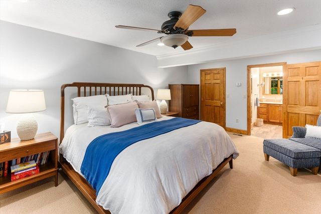 50 Hope St, Mansfield, MA 02048