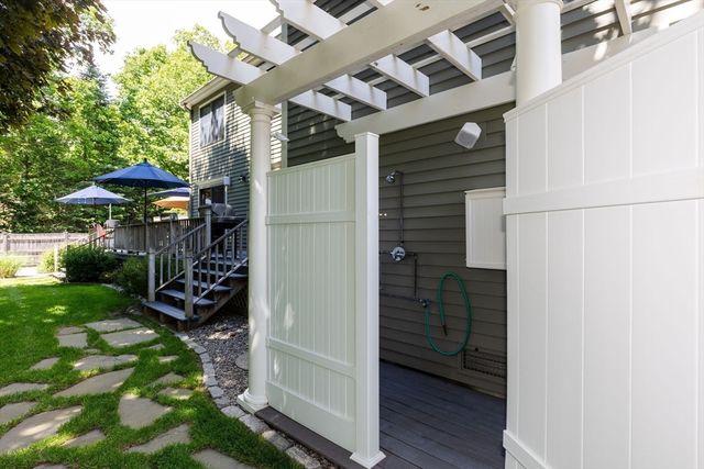 50 Hope St, Mansfield, MA 02048