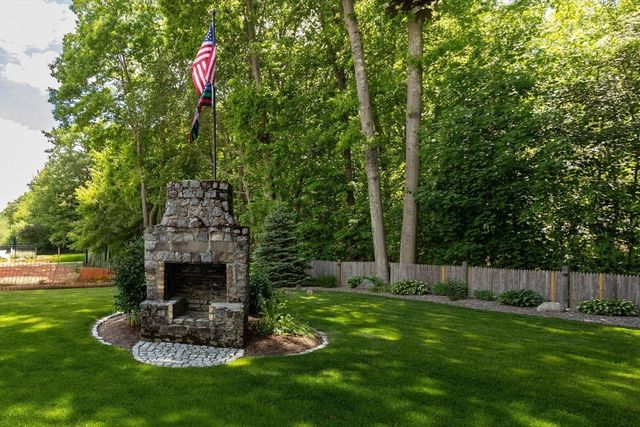 50 Hope St, Mansfield, MA 02048