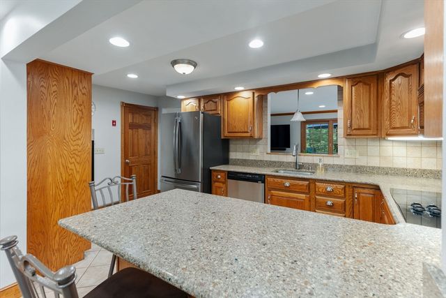 50 Hope St, Mansfield, MA 02048