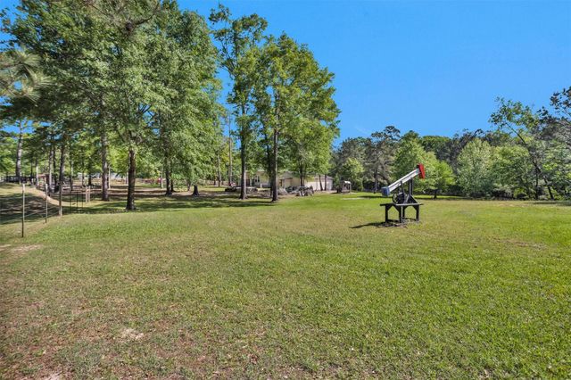 13713 Sarah Circle Drive, Willis, TX 77378