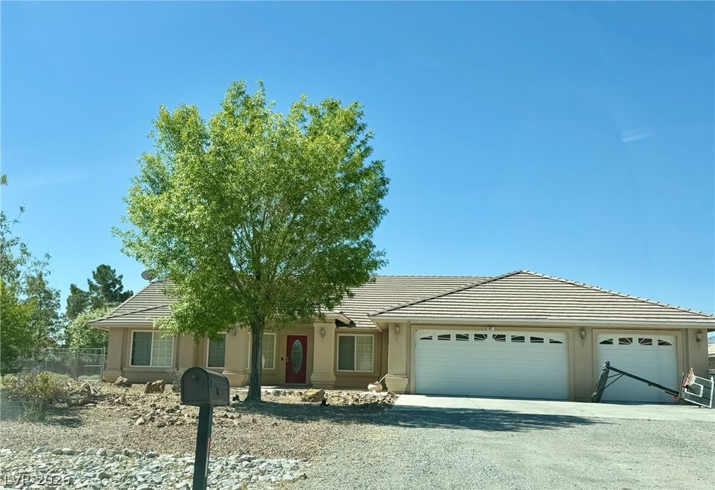 61 Hickory Street, Pahrump, NV 89048