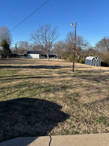 1112 Earls St, Gallatin, TN 37066