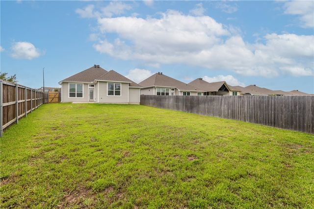 10639 Natural Pond Road, Bryan, TX 77845
