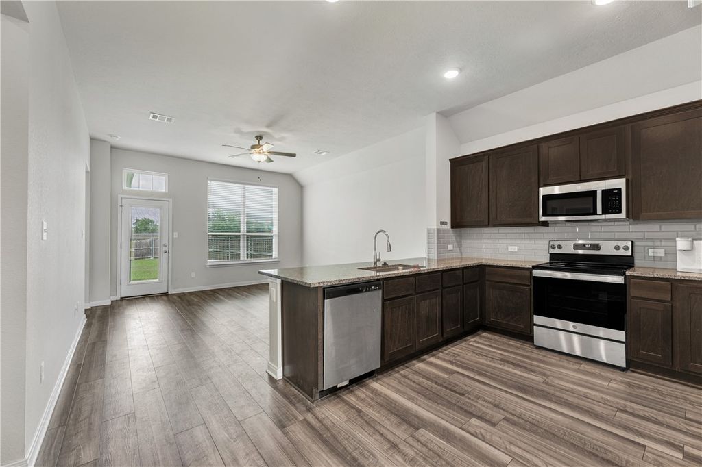 10639 Natural Pond Road, Bryan, TX 77845 — photo 3