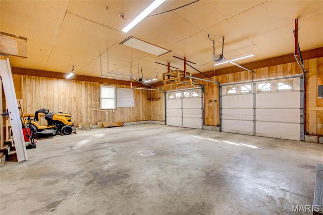 527 Strohbeck Lane, Bethalto, IL 62010