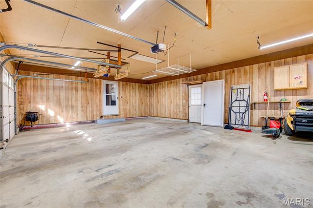 527 Strohbeck Lane, Bethalto, IL 62010