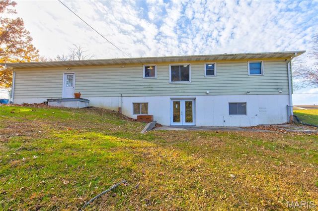 527 Strohbeck Lane, Bethalto, IL 62010