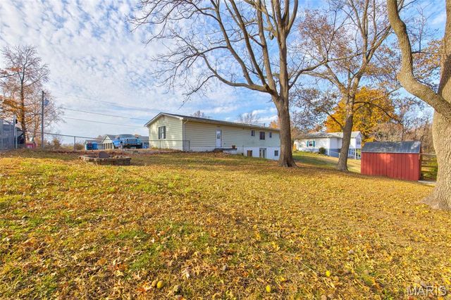 527 Strohbeck Lane, Bethalto, IL 62010