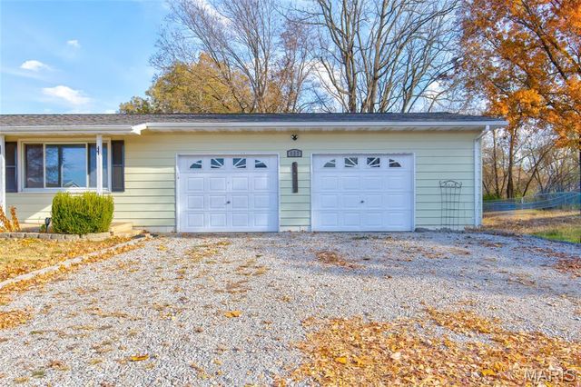 527 Strohbeck Lane, Bethalto, IL 62010