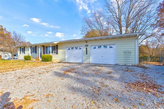 527 Strohbeck Lane, Bethalto, IL 62010