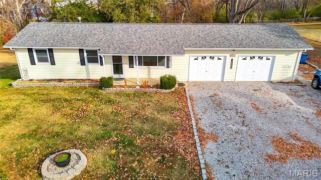 527 Strohbeck Lane, Bethalto, IL 62010