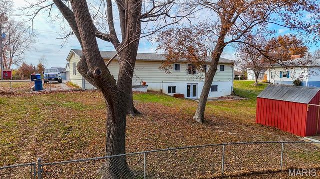 527 Strohbeck Lane, Bethalto, IL 62010