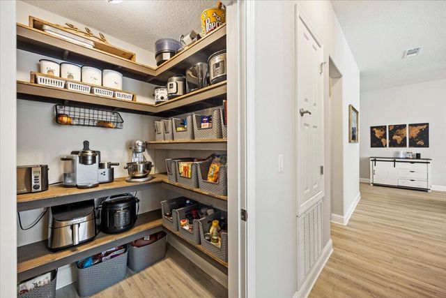 2487 Jeffers Court, Navarre, FL 32566