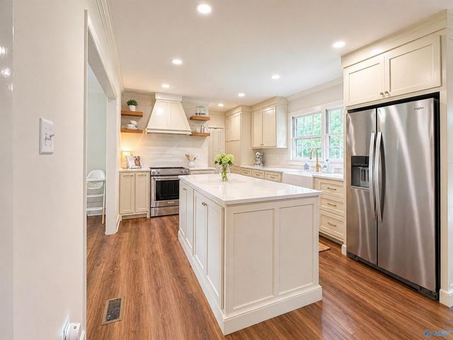 2304 Pennylane, Decatur, AL 35601