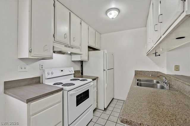 2236 East Desert Inn Road, Las Vegas, NV 89169