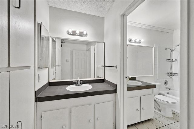 2236 East Desert Inn Road, Las Vegas, NV 89169