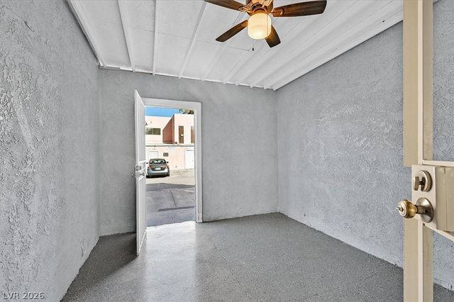 2236 East Desert Inn Road, Las Vegas, NV 89169