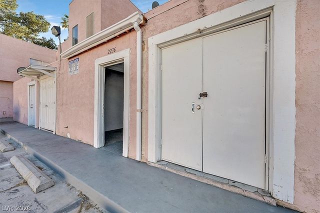 2236 East Desert Inn Road, Las Vegas, NV 89169