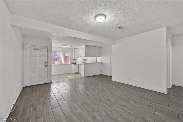 2236 East Desert Inn Road, Las Vegas, NV 89169