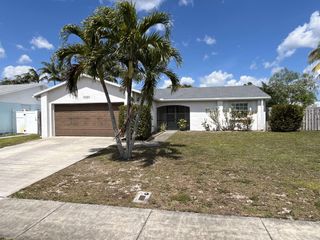10089 Penzance Lane, Royal Palm Beach, FL 33411