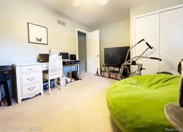 1753 Huntingwood Lane D, Bloomfield Hills, MI 48304