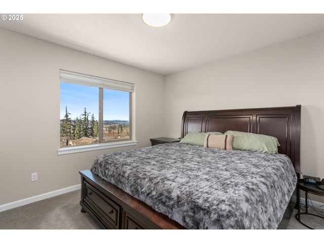 1565 Ne HEAVEN St, Estacada, OR 97023