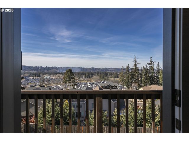 1565 Ne HEAVEN St, Estacada, OR 97023