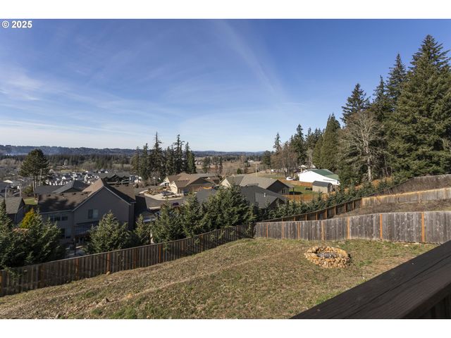 1565 Ne HEAVEN St, Estacada, OR 97023