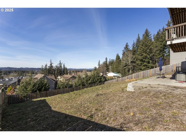 1565 Ne HEAVEN St, Estacada, OR 97023