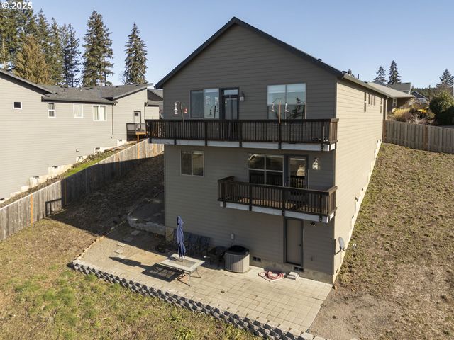 1565 Ne HEAVEN St, Estacada, OR 97023