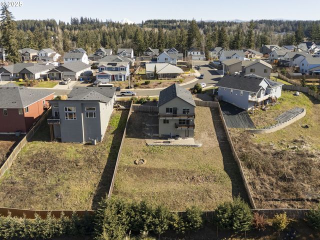 1565 Ne HEAVEN St, Estacada, OR 97023