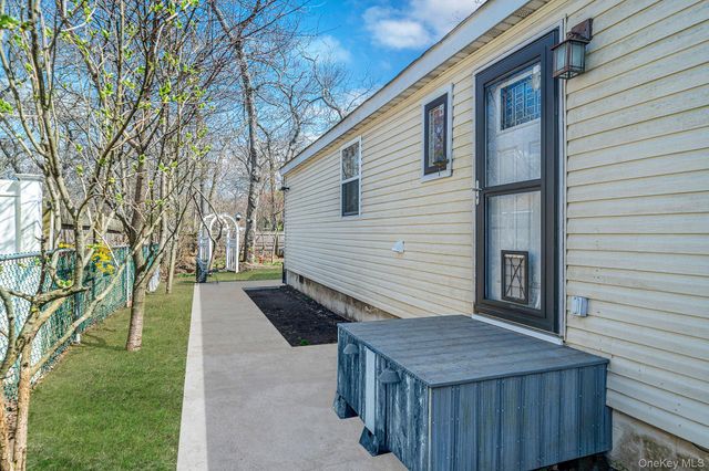 73 Wendy Drive, Farmingville, NY 11738