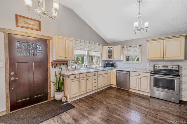 73 Wendy Drive, Farmingville, NY 11738