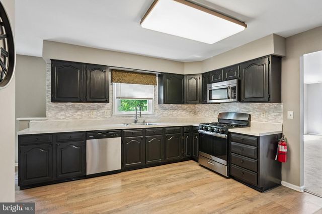 19 PEAK PL, Sewell, NJ 08080