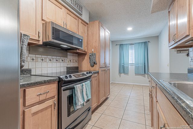 6106 Vance Jackson Rd Apt 70, San Antonio, TX 78230