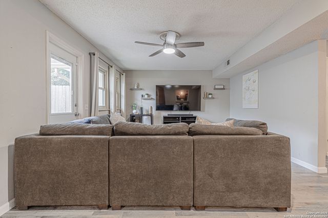 6106 Vance Jackson Rd Apt 70, San Antonio, TX 78230