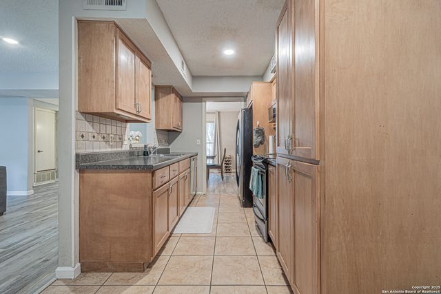 6106 Vance Jackson Rd Apt 70, San Antonio, TX 78230