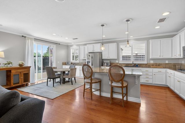 525 Sherbourne Ln, Lincoln, CA 95648