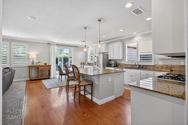 525 Sherbourne Ln, Lincoln, CA 95648