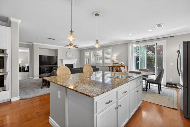 525 Sherbourne Ln, Lincoln, CA 95648