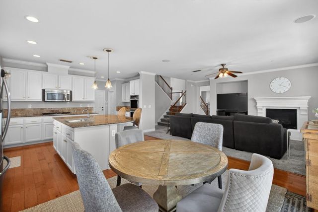 525 Sherbourne Ln, Lincoln, CA 95648