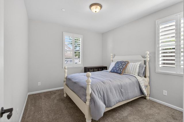 525 Sherbourne Ln, Lincoln, CA 95648