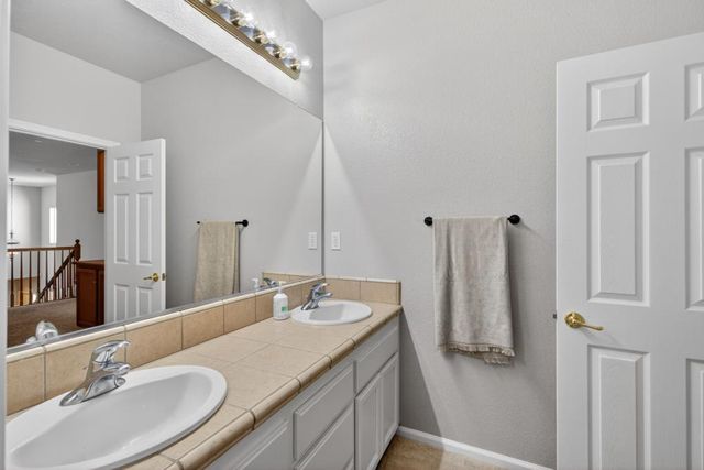 525 Sherbourne Ln, Lincoln, CA 95648