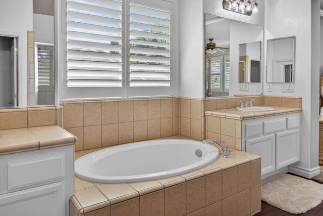 525 Sherbourne Ln, Lincoln, CA 95648